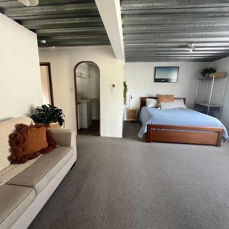 Downtown B&B マウント・マウンガヌイ エクステリア 写真